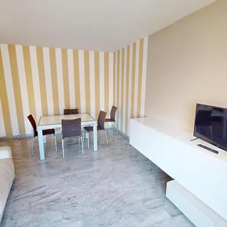 Superbe 3p Avec Terrasse, Plein Centre De Menton, Proche Et Commerces - Fr-1-196-358