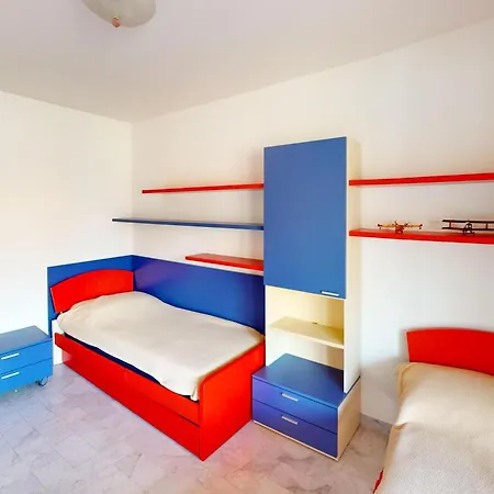 Апартаменты Superbe 3p Avec Terrasse, Plein Centre De Menton, Proche Et Commerces - Fr-1-196-358 Ментона