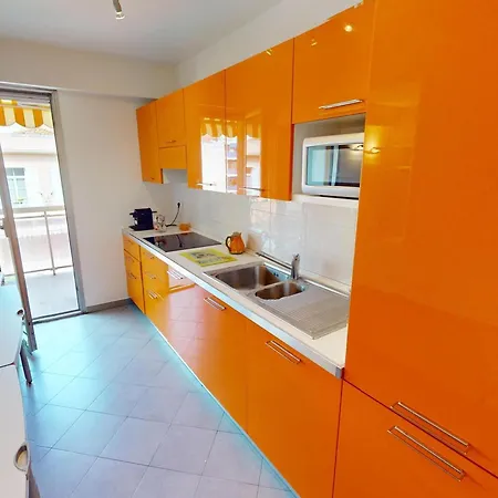 Superbe 3p Avec Terrasse, Plein Centre De Menton, Proche Et Commerces - Fr-1-196-358