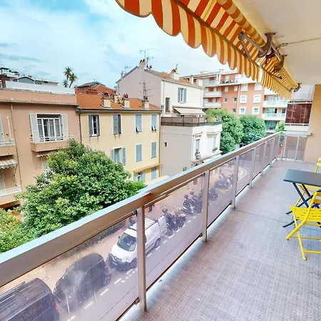Superbe 3p Avec Terrasse, Plein Centre De Menton, Proche Et Commerces - Fr-1-196-358 *