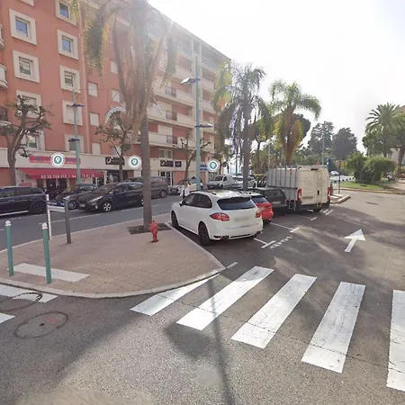 Superbe 3p Avec Terrasse, Plein Centre De Menton, Proche Et Commerces - Fr-1-196-358 芒通