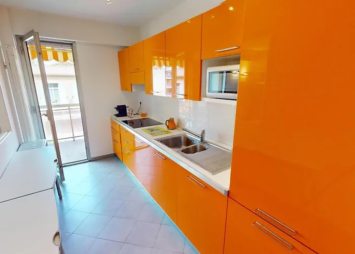 Superbe 3p Avec Terrasse, Plein Centre De Menton, Proche Et Commerces - Fr-1-196-358